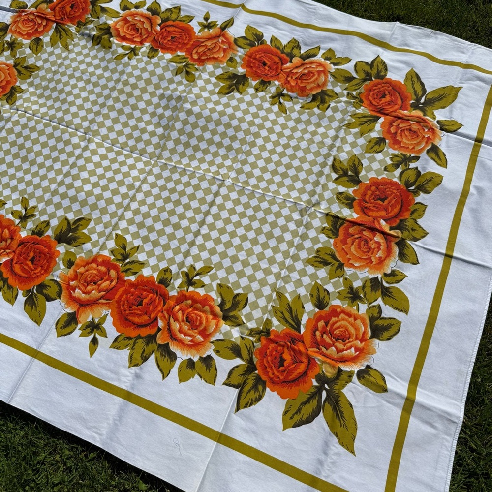 Floral Tablecloth with Orange Roses‎ - Picture 3 of 7